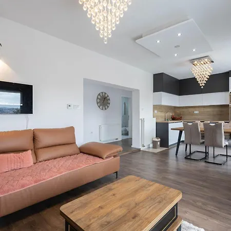 Lumina Apartment *