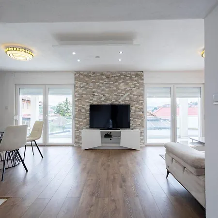 Apartment Lumina