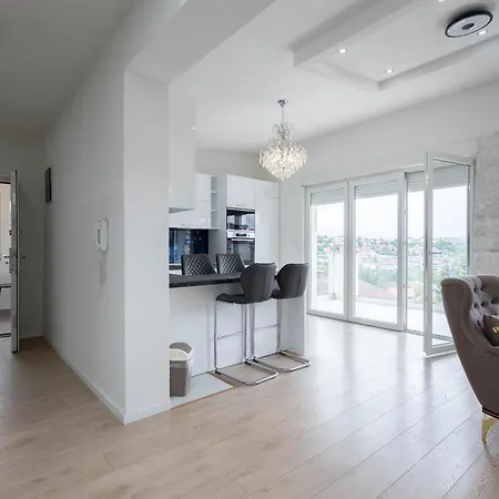 Lumina Apartment *
